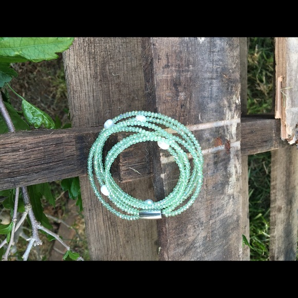 Vantel Pearls Wrap Bracelet (Green) - Picture 3 of 5